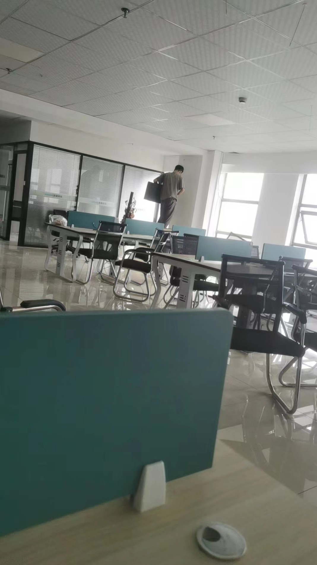 办公室卡座布线图片